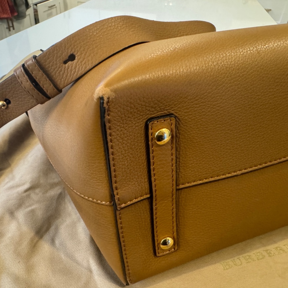 Burberry Belt Tote - Picture 9 of 9